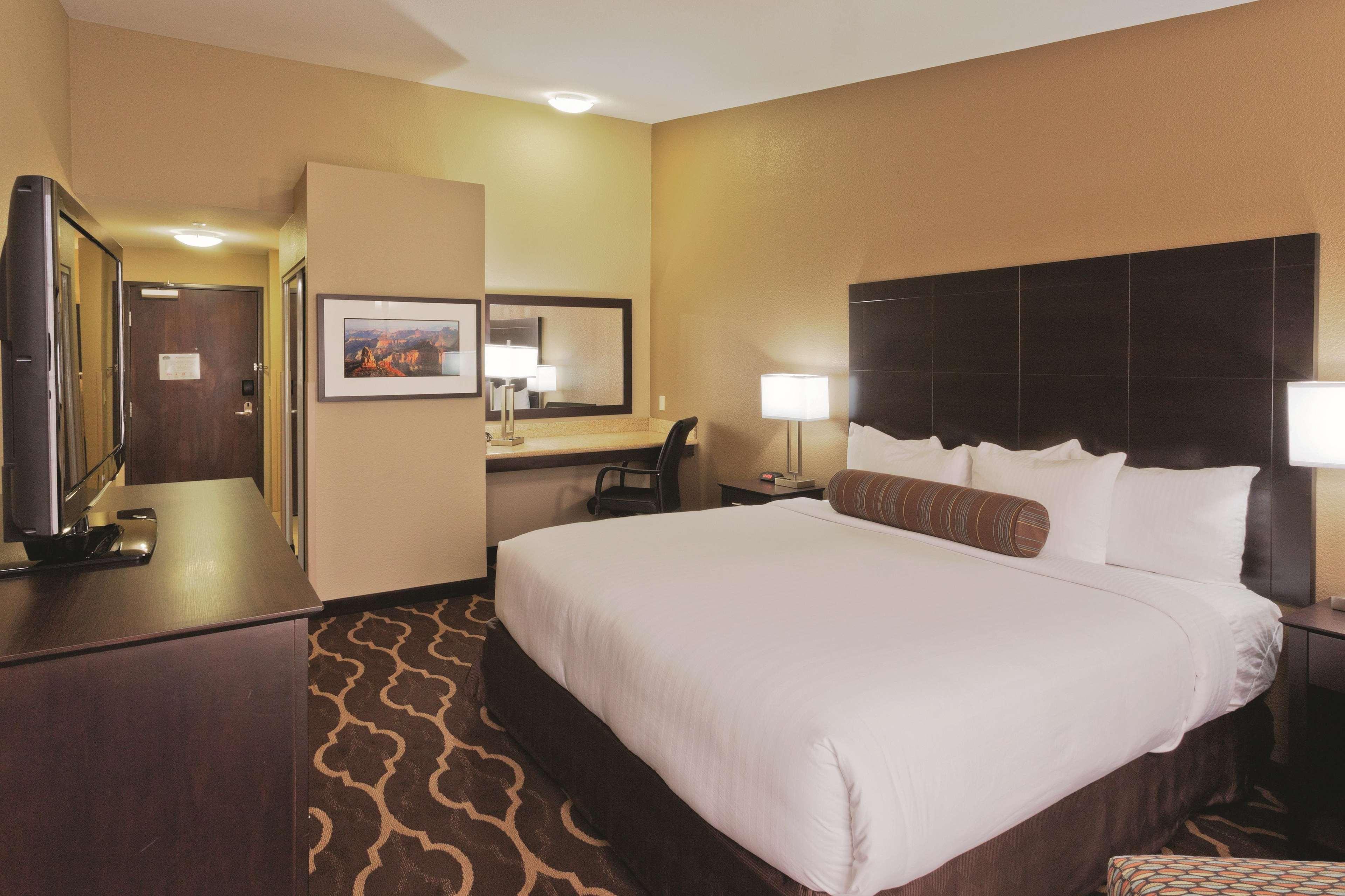 La Quinta Inn & Suites By Wyndham Lv Tropicana Stadium Las Vegas Kültér fotó