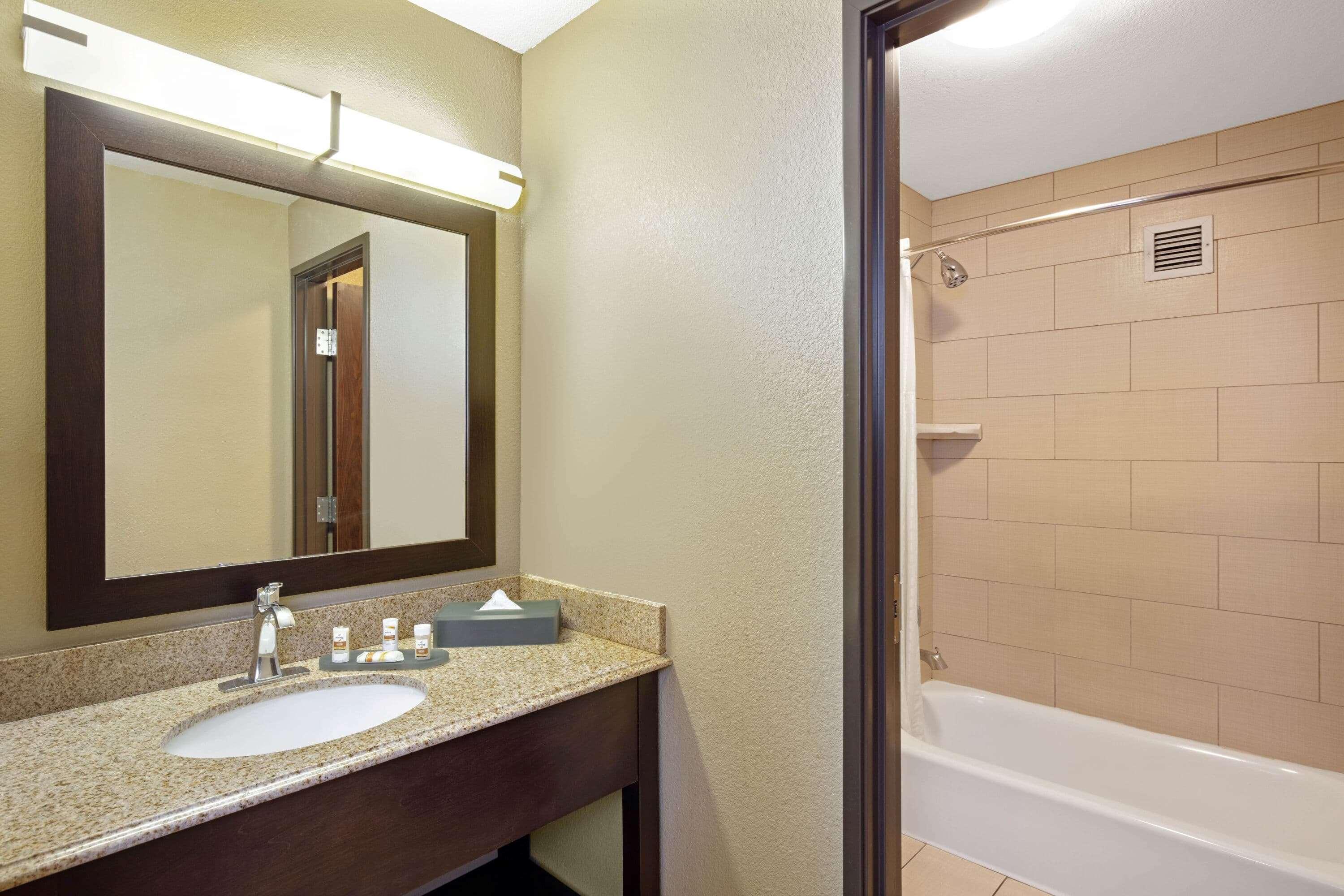 La Quinta Inn & Suites By Wyndham Lv Tropicana Stadium Las Vegas Kültér fotó